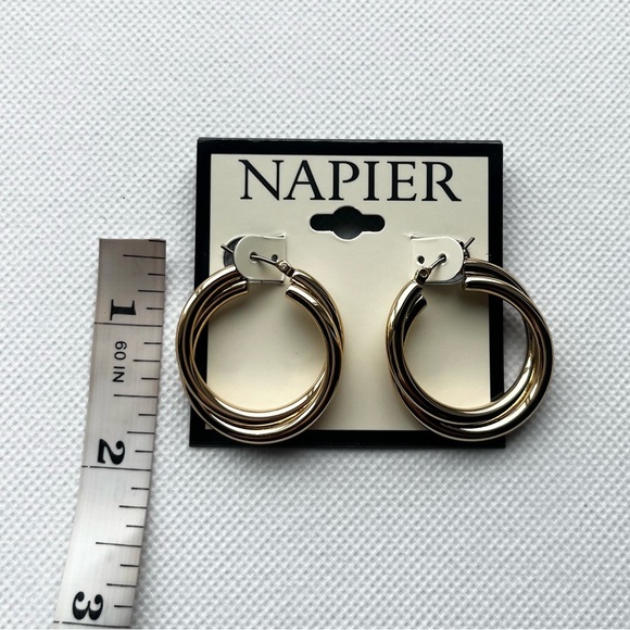 Napier-NWT Gold Hoop Chunky Earrings - Picture 4 of 4